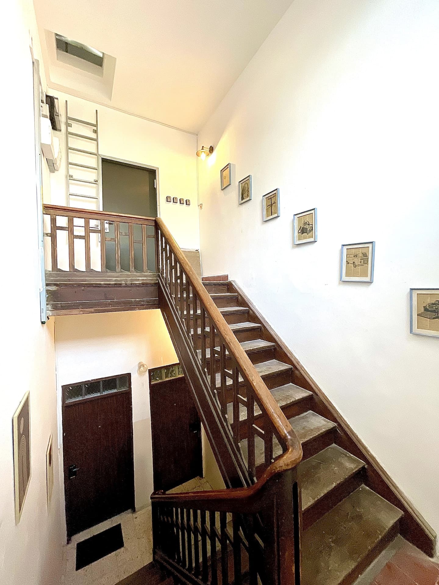 Authentic Studio with Jacuzzi in the Center — 7