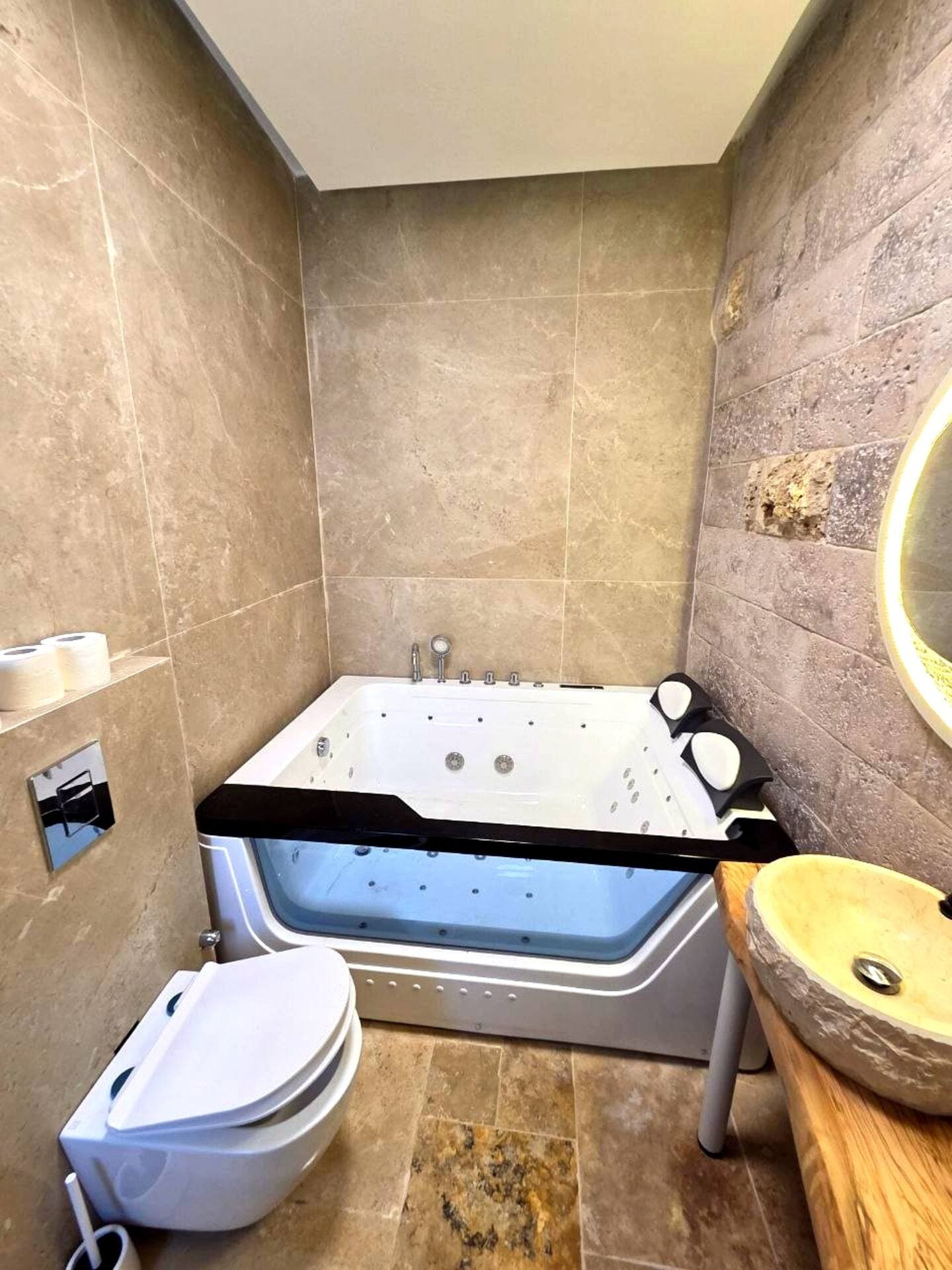 Haifa Stone Spa — Jacuzzi & Fireplace — 4